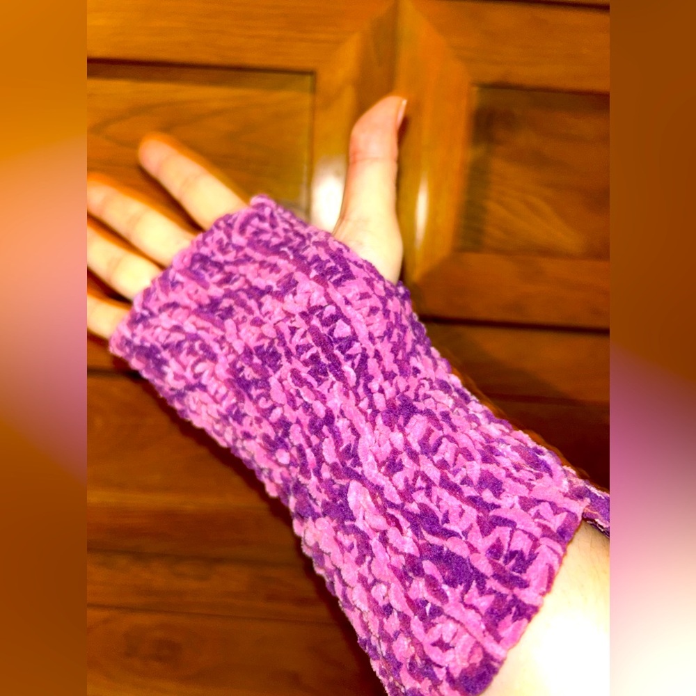 Fleece fingerless, gloves, pink purple